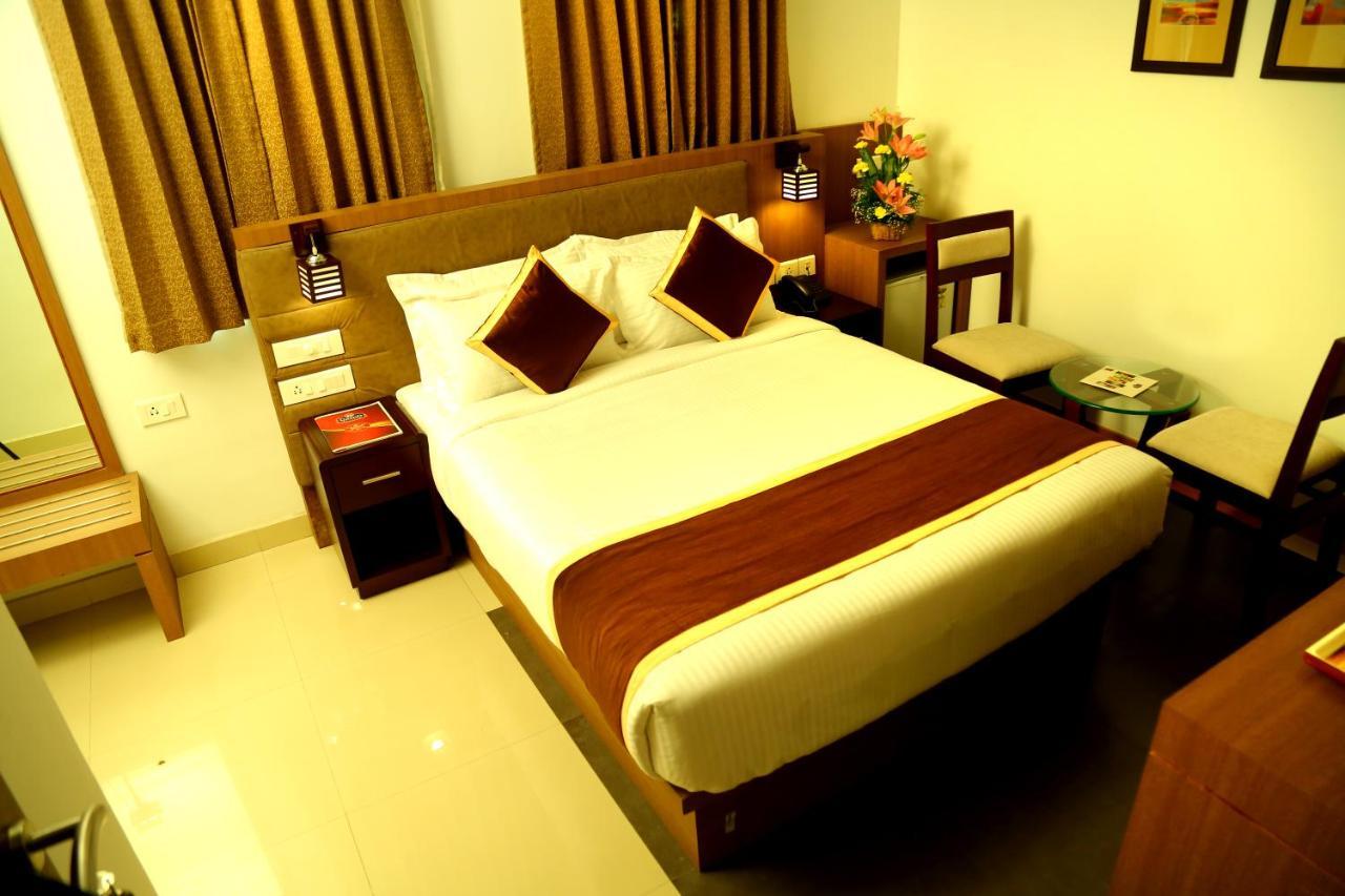 Hotel De Grand Kozhikode Exterior foto